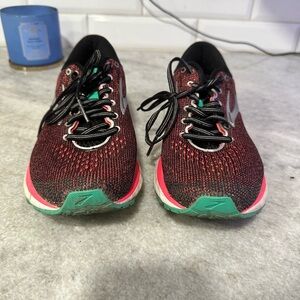 Brooks ghost 11. Very little wear.